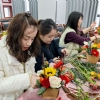 “花香满溢·悦享芳华”插花主题活动